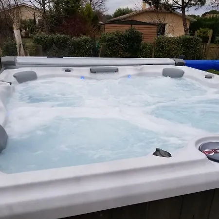 فندق مبيت وإفطار Les Pieds Dans L'eau لاكانو