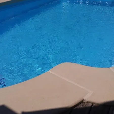 Les Pieds Dans L'eau * لاكانو
